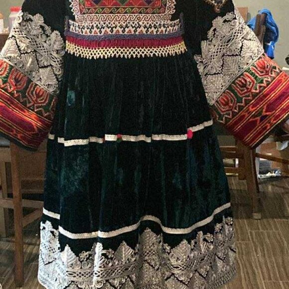 Vintage Afghan dress - Picture 4 of 4